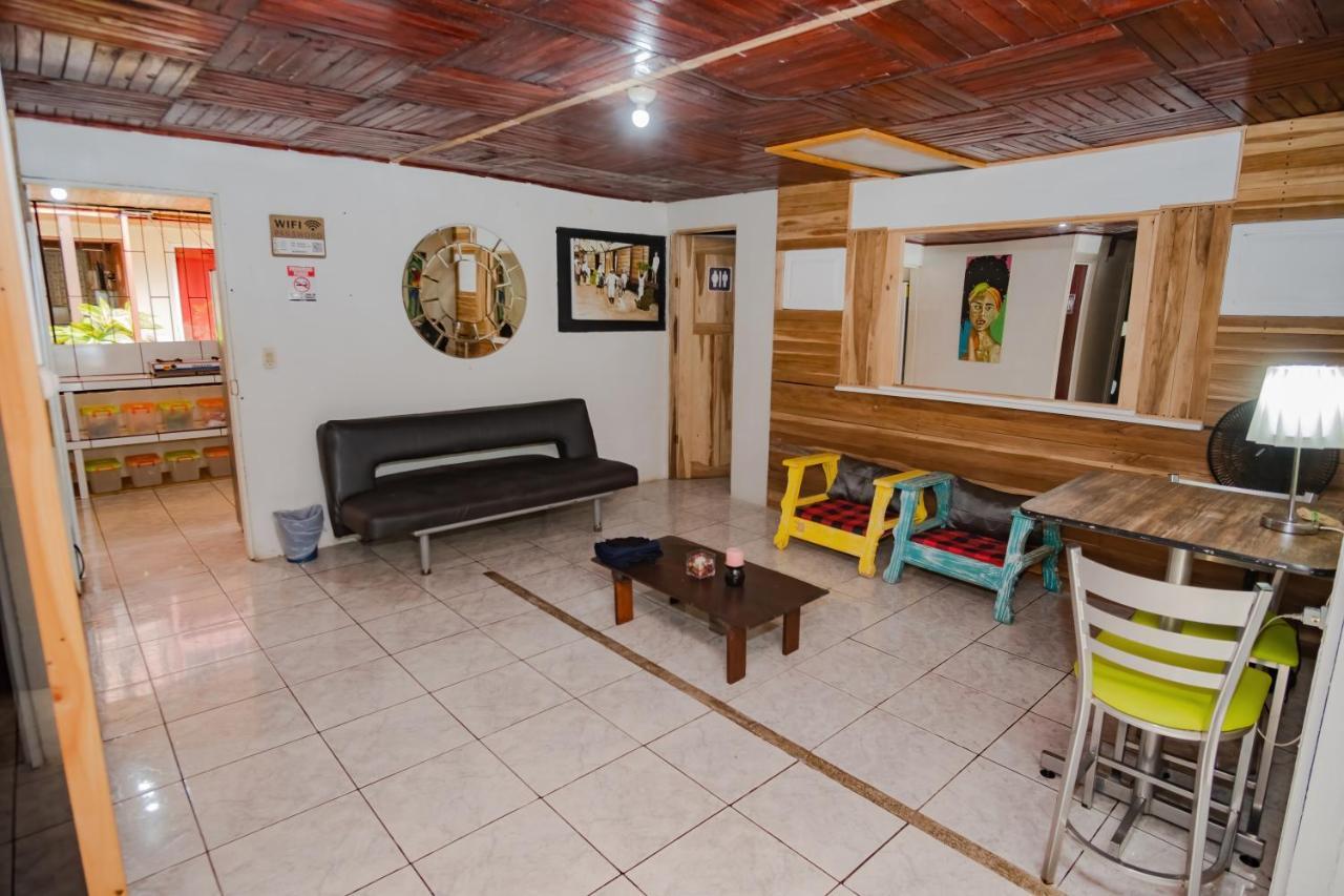 Rio Danta Hostel La Fortuna ภายนอก รูปภาพ