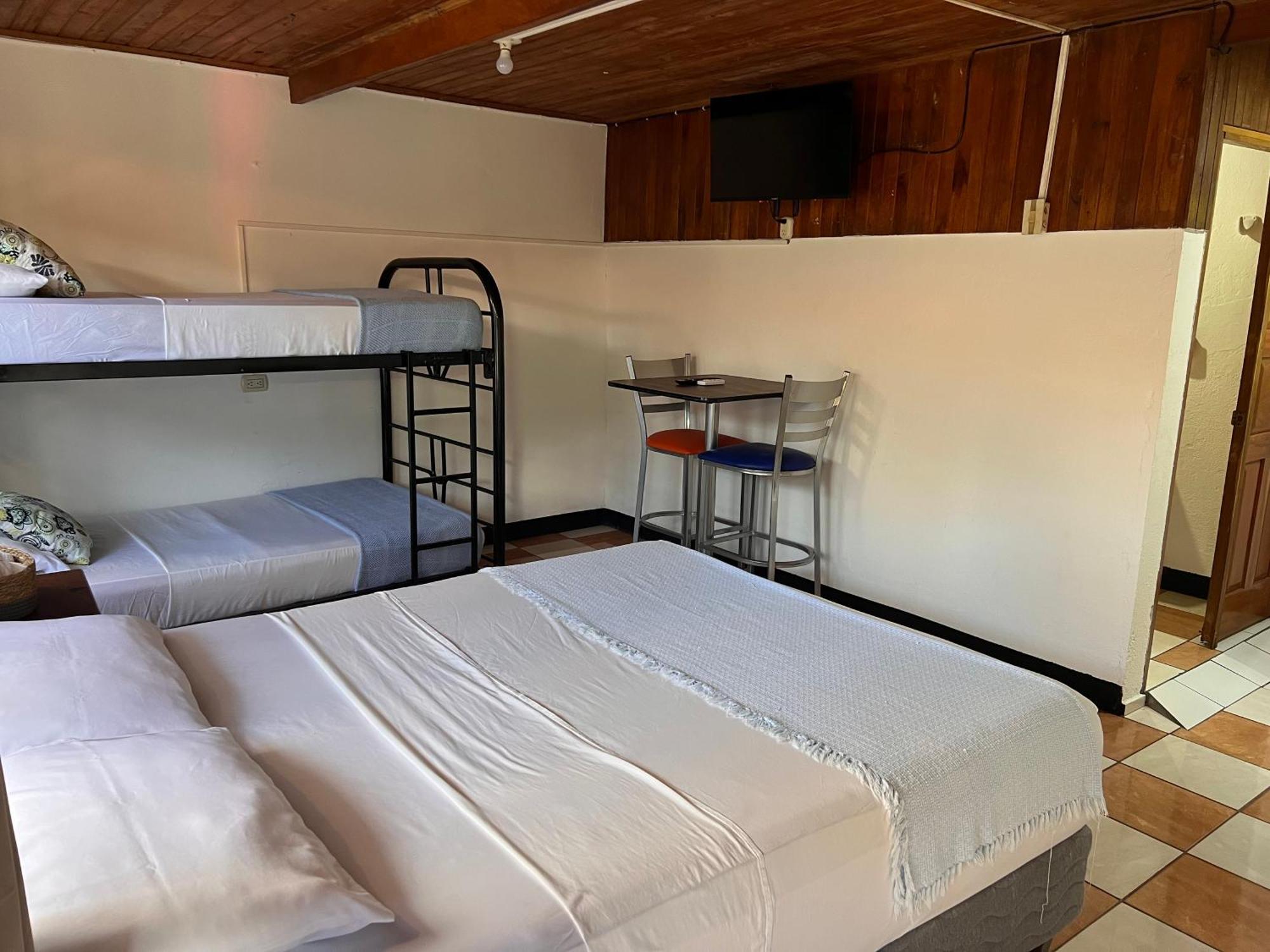 Rio Danta Hostel La Fortuna ภายนอก รูปภาพ