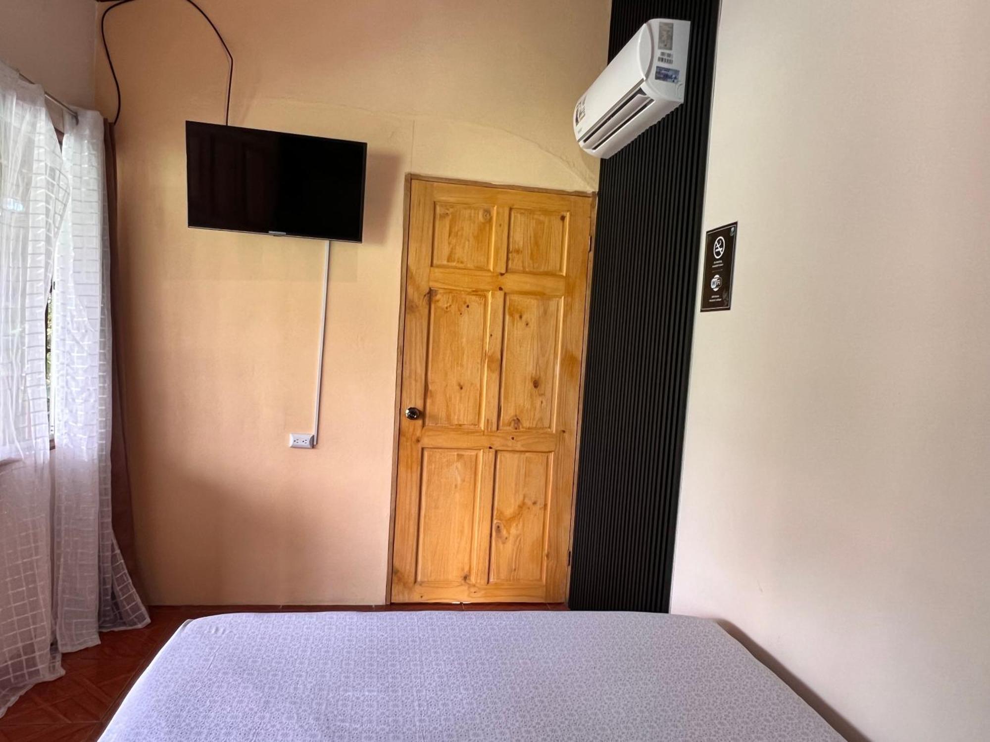 Rio Danta Hostel La Fortuna ภายนอก รูปภาพ