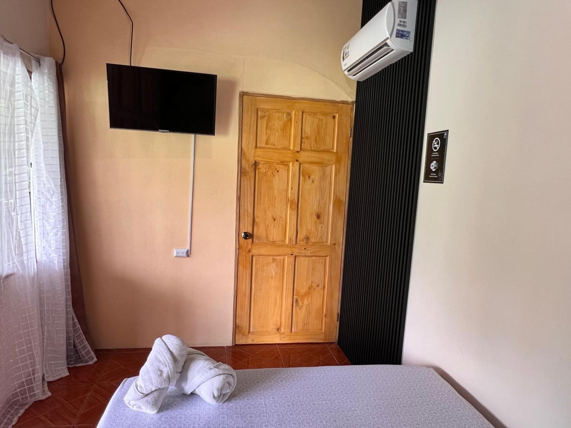 Rio Danta Hostel La Fortuna ภายนอก รูปภาพ