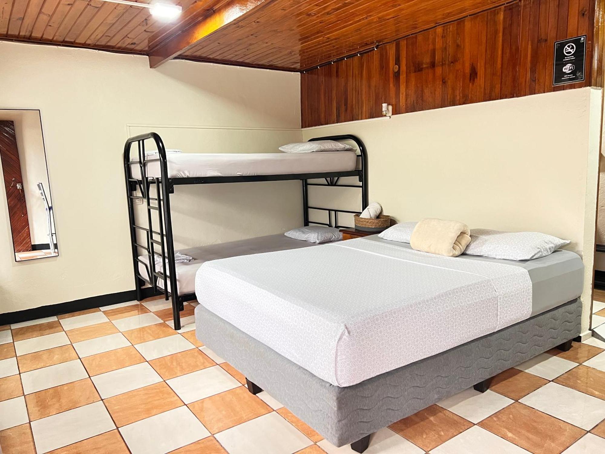 Rio Danta Hostel La Fortuna ภายนอก รูปภาพ
