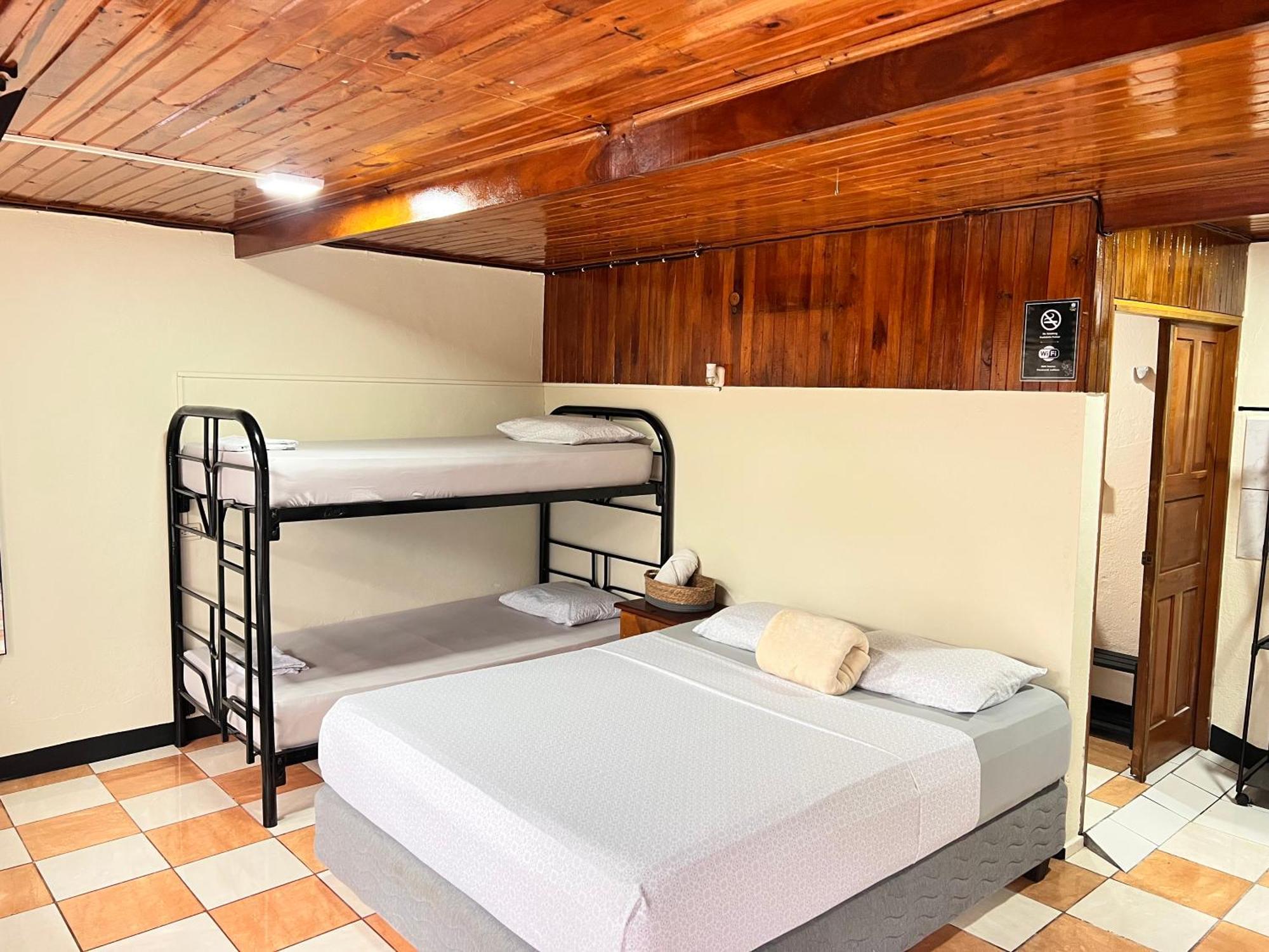 Rio Danta Hostel La Fortuna ภายนอก รูปภาพ