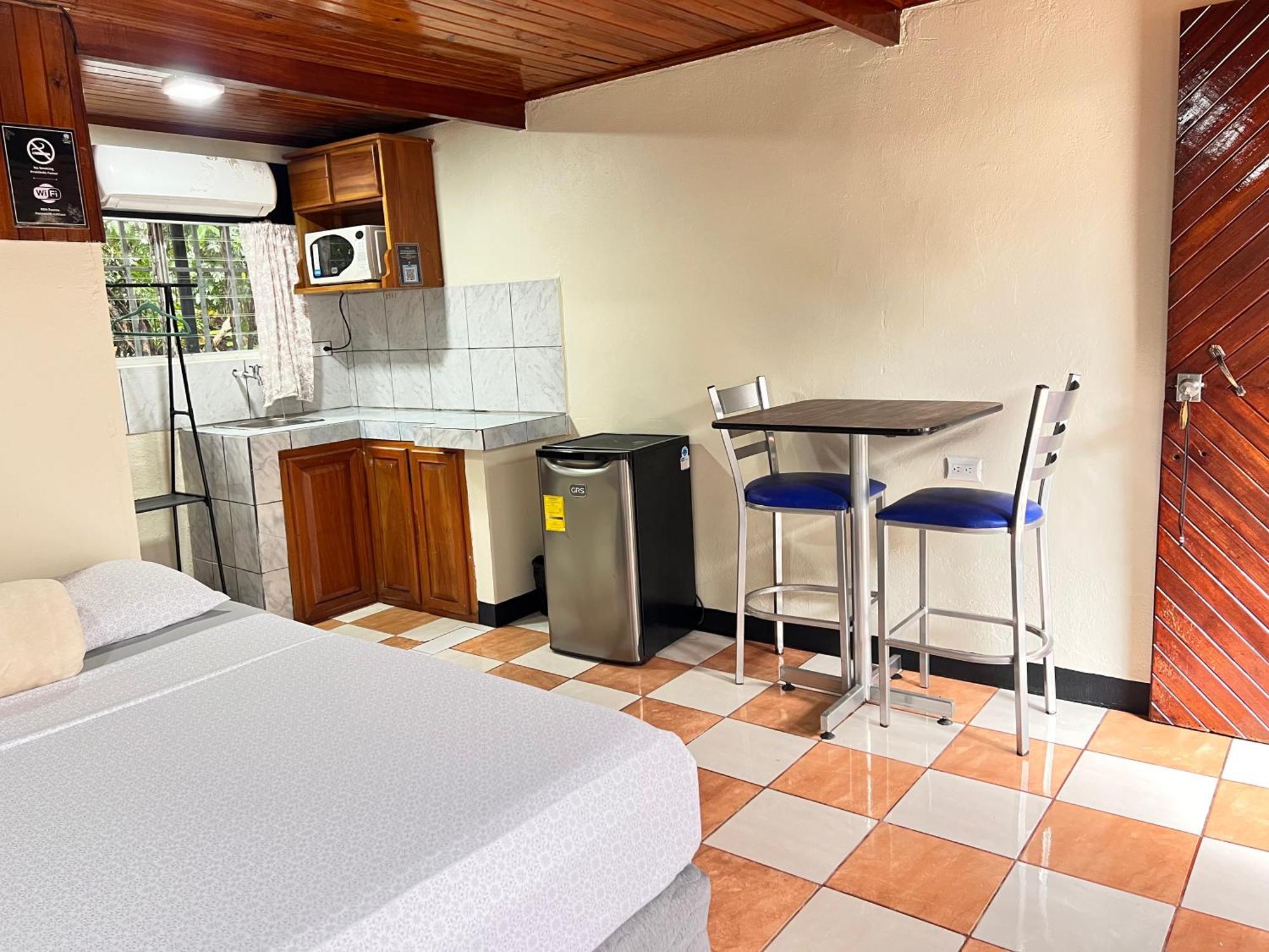 Rio Danta Hostel La Fortuna ภายนอก รูปภาพ